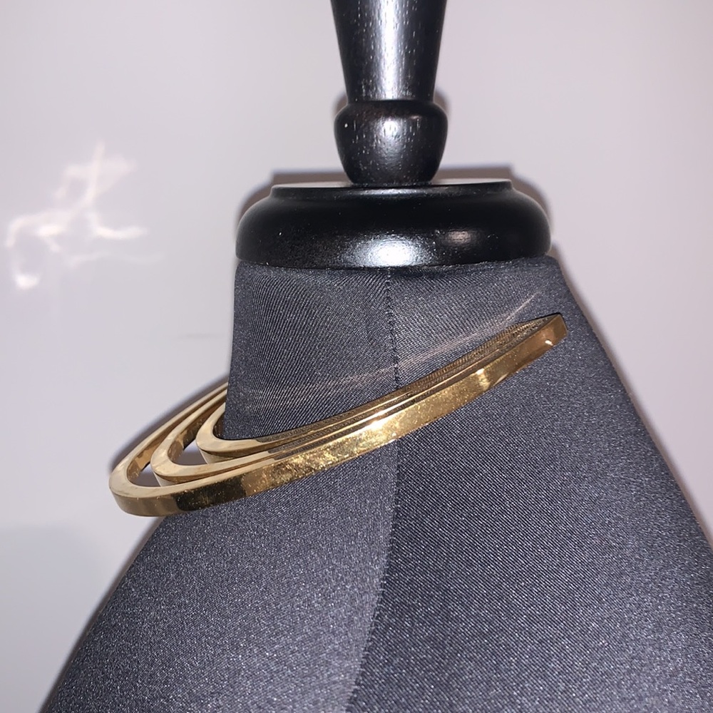 Gold Cutout Collar Necklace - Picture 4 of 8